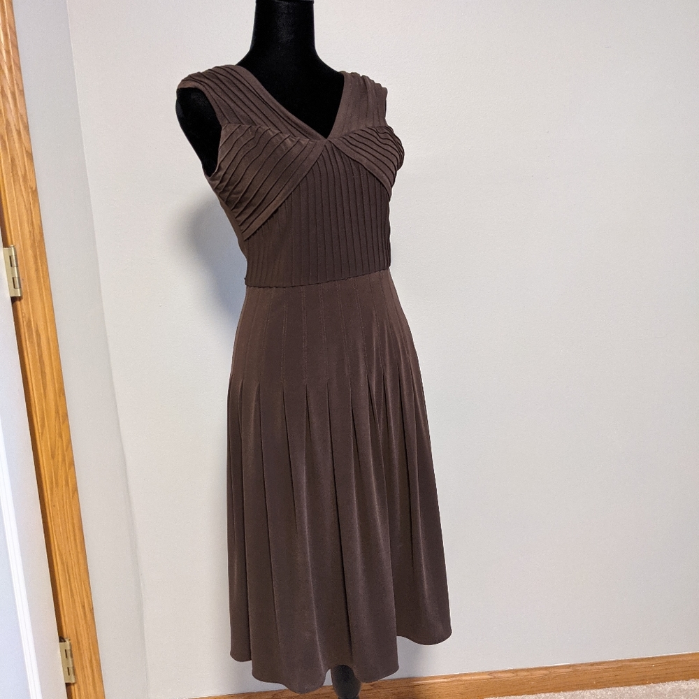 Dress with flare skirt